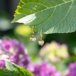 Oorbellen Hartje Witte Bloemetjes Mini